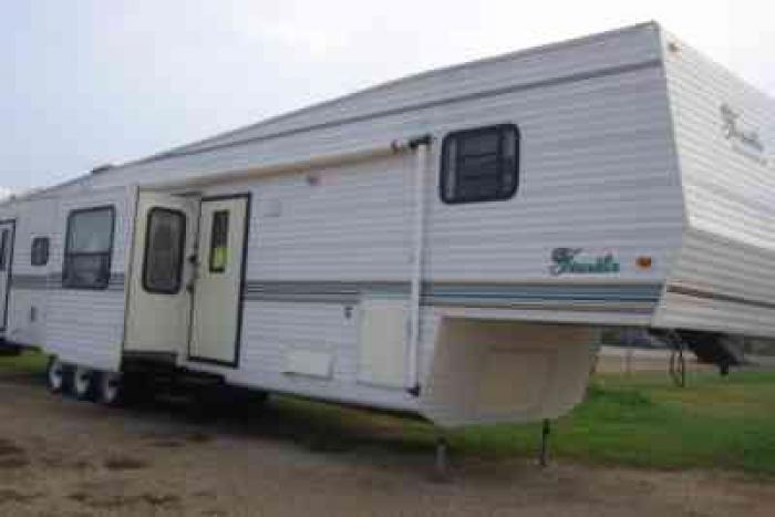 THIS ITEM HAS BEEN SOLD...Recreational Vehicles Fifth Wheel Trailers